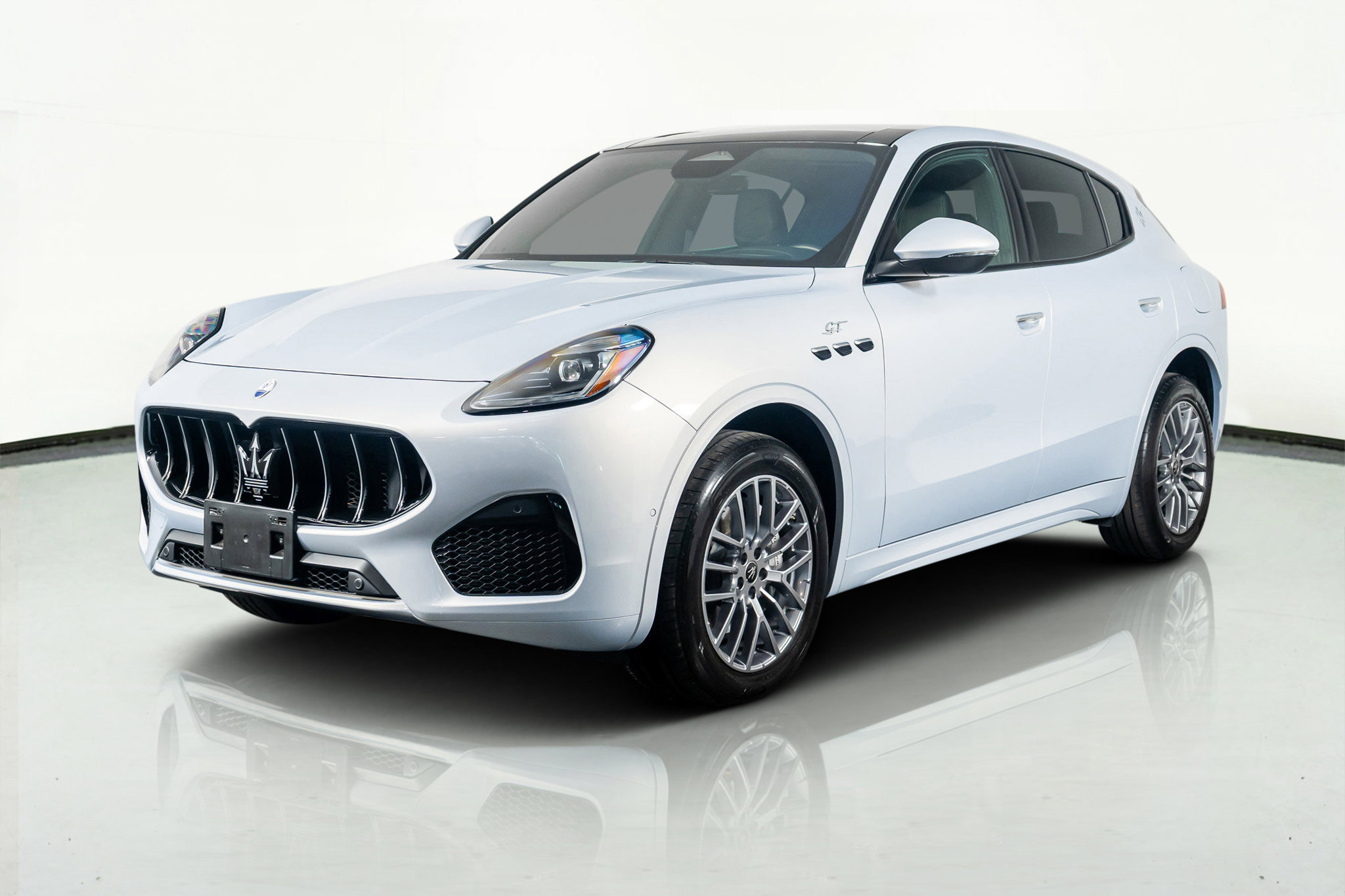 Used 2023 Maserati Grecale GT image 20