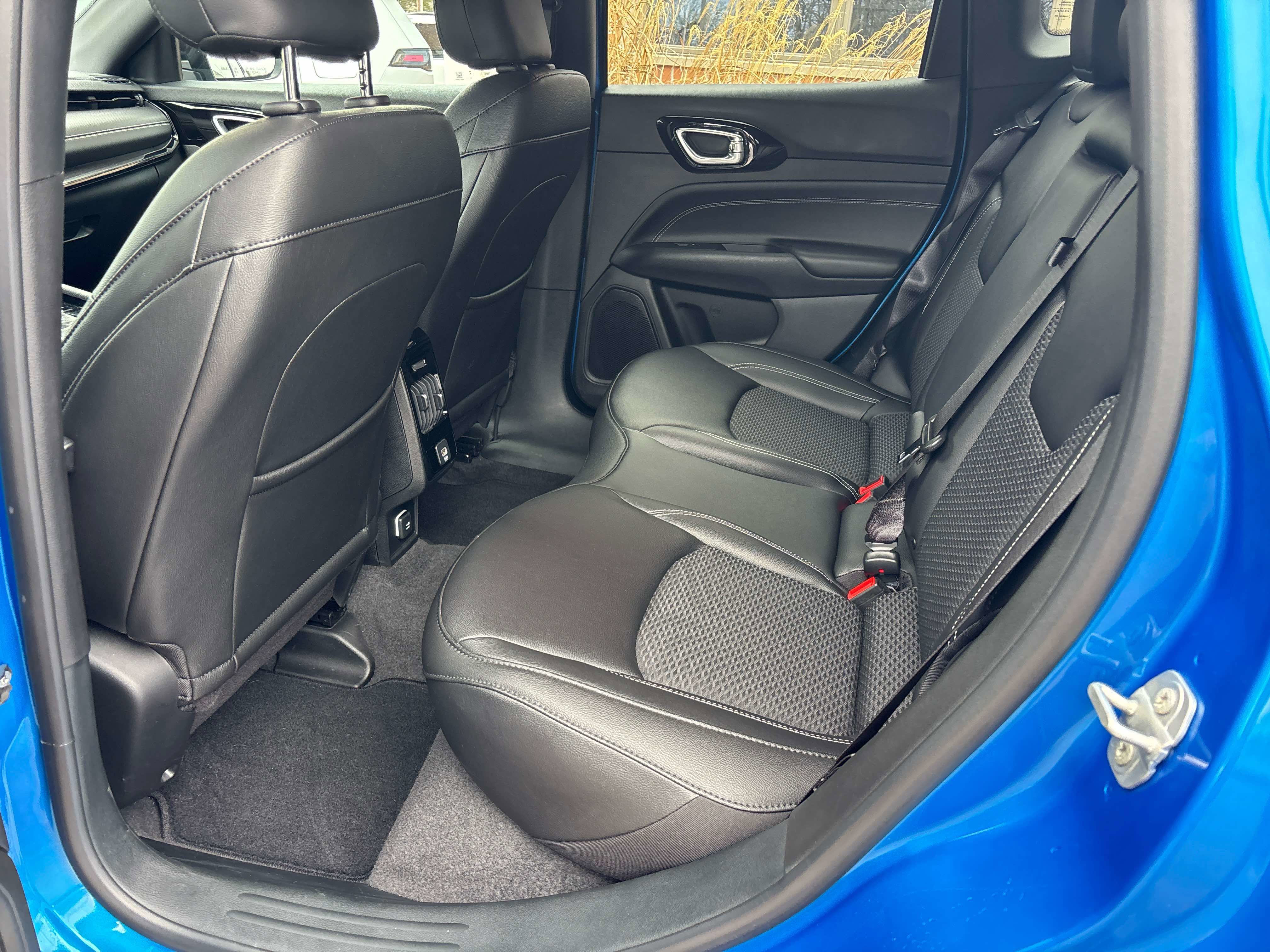 Used 2024 Jeep Compass Latitude w/ Convenience Group image 7