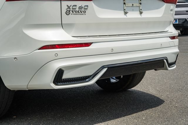 Certified 2023 Volvo XC60 T8 Plus w/ Climate Package AWD/4WD image 9