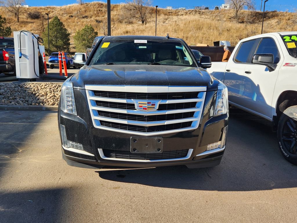 Used 2015 Cadillac Escalade Luxury image 18
