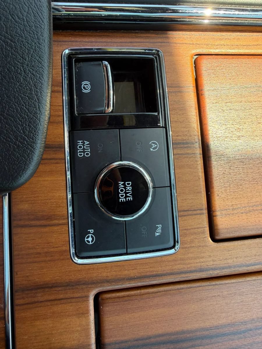 Used 2018 Lincoln Navigator Reserve w/ Technology Package AWD/4WD image 18