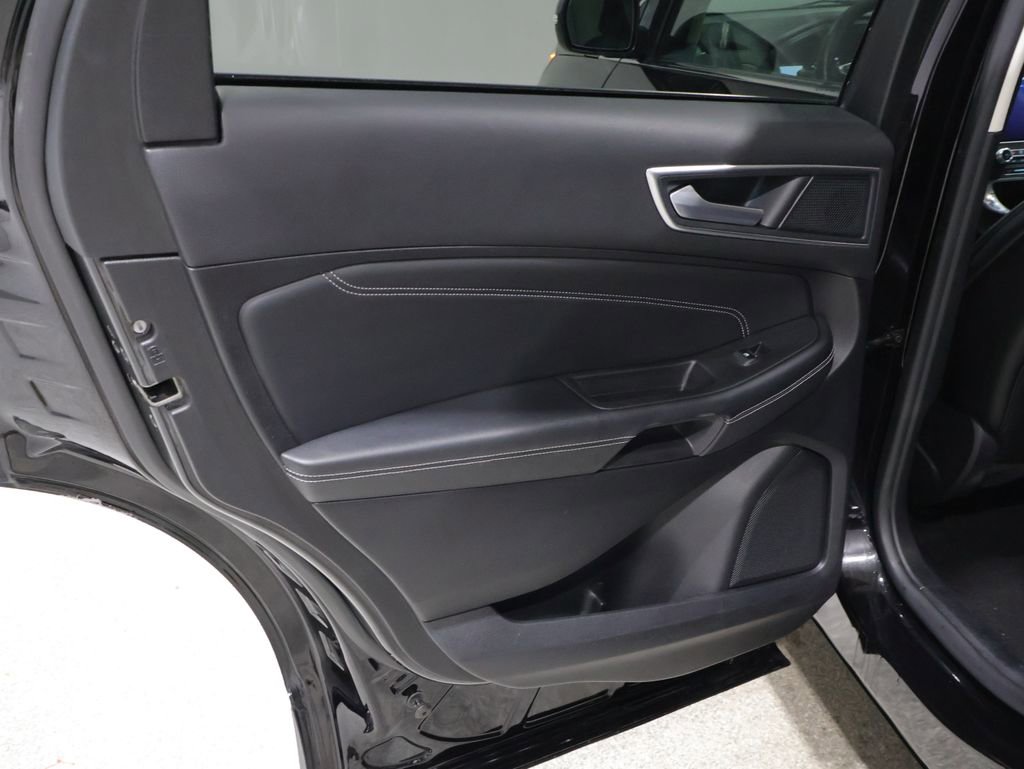Used 2024 Ford Edge Titanium w/ Equipment Group 301A image 19