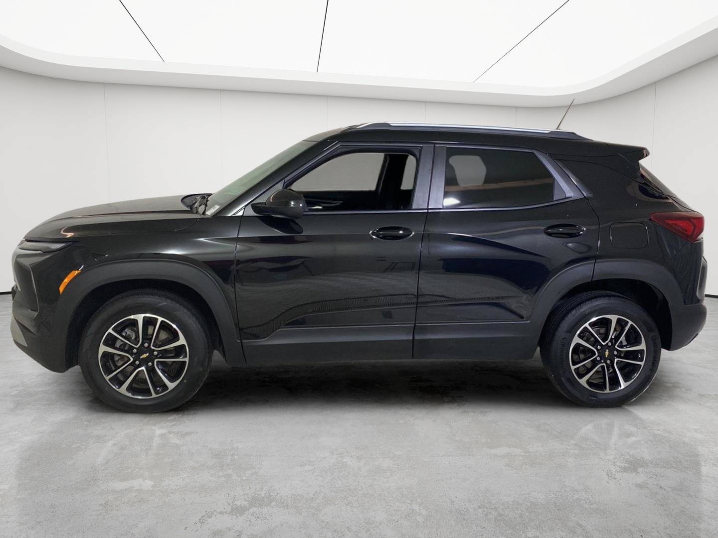 Used 2025 Chevrolet TrailBlazer LT AWD/4WD image 4