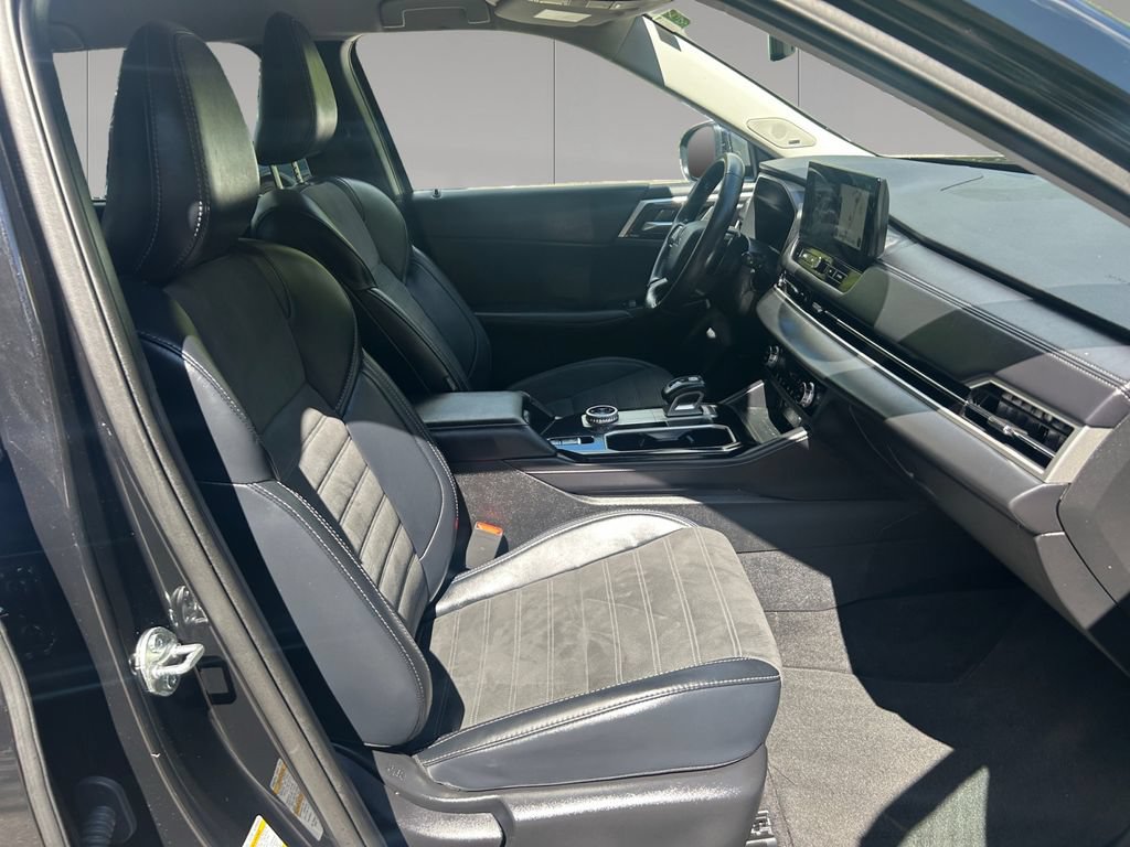 Used 2025 Mitsubishi Outlander SE AWD/4WD image 17