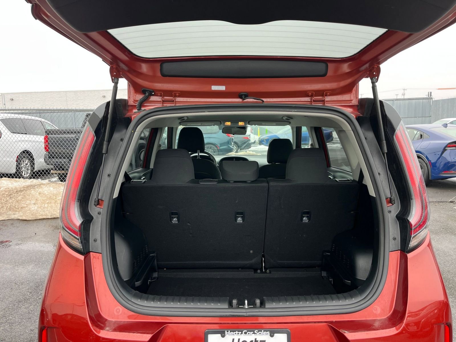 Used 2025 Kia Soul LX w/ LX Technology Package FWD image 29