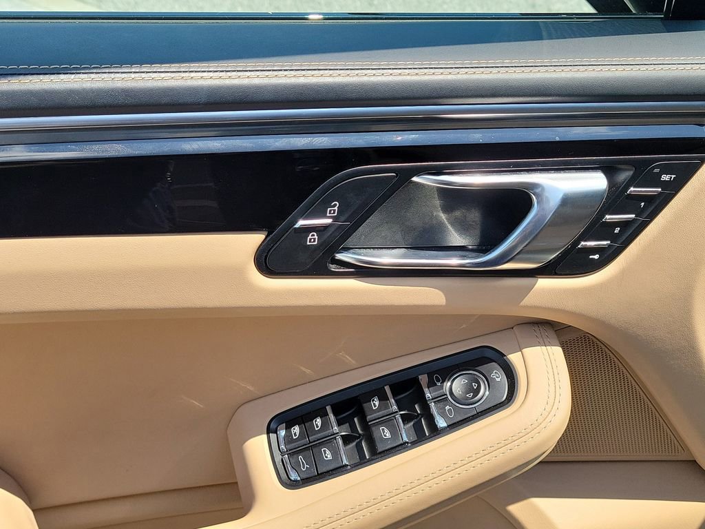Used 2024 Porsche Macan S AWD/4WD image 24