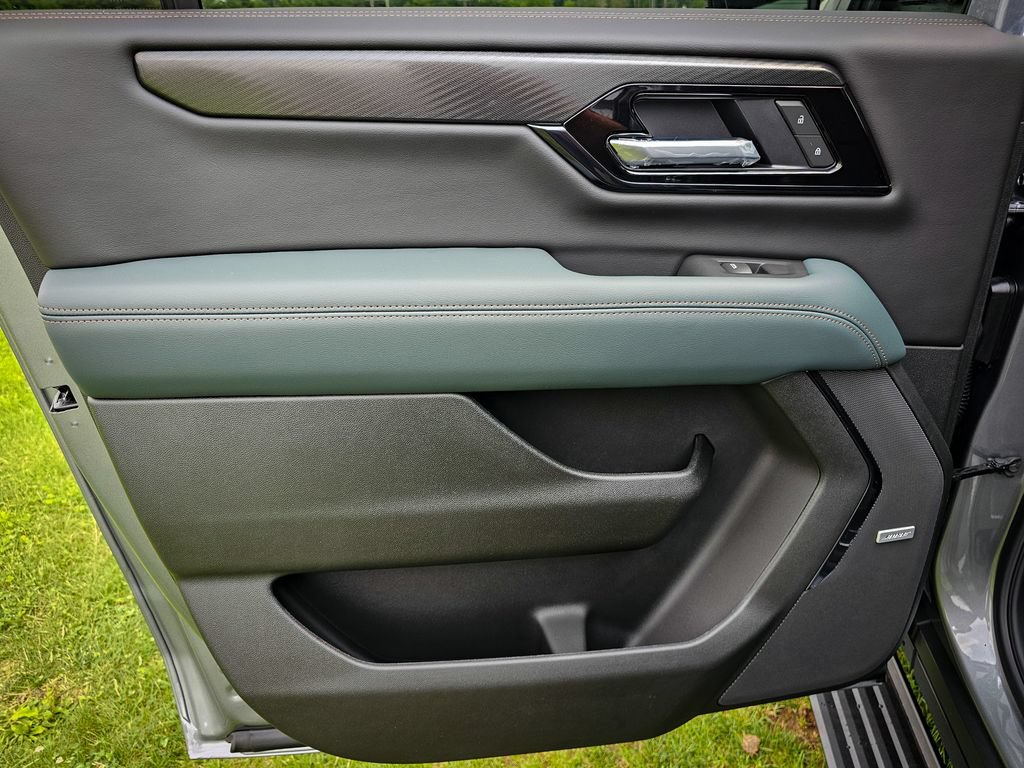 New 2026 GMC Yukon XL AT4 w/ AT4 Premium Plus Package AWD/4WD image 37