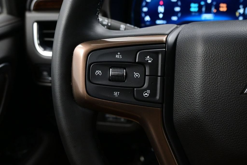 Used 2024 Chevrolet Tahoe High Country AWD/4WD image 17
