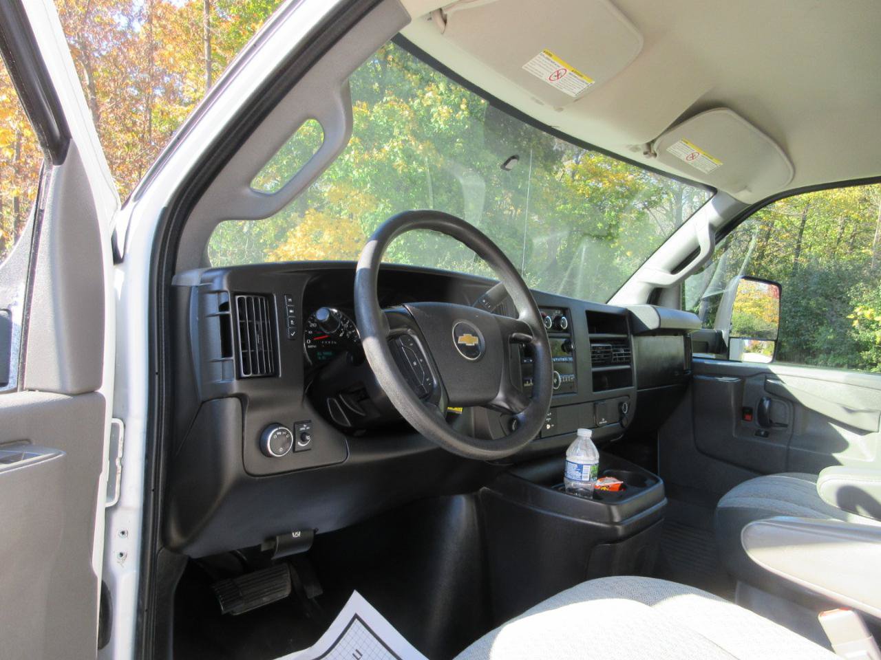 Used 2016 Chevrolet Express 3500 RWD image 31