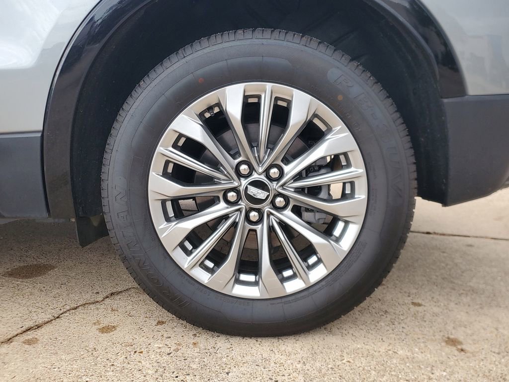 Used 2025 Cadillac XT4 Premium Luxury image 7