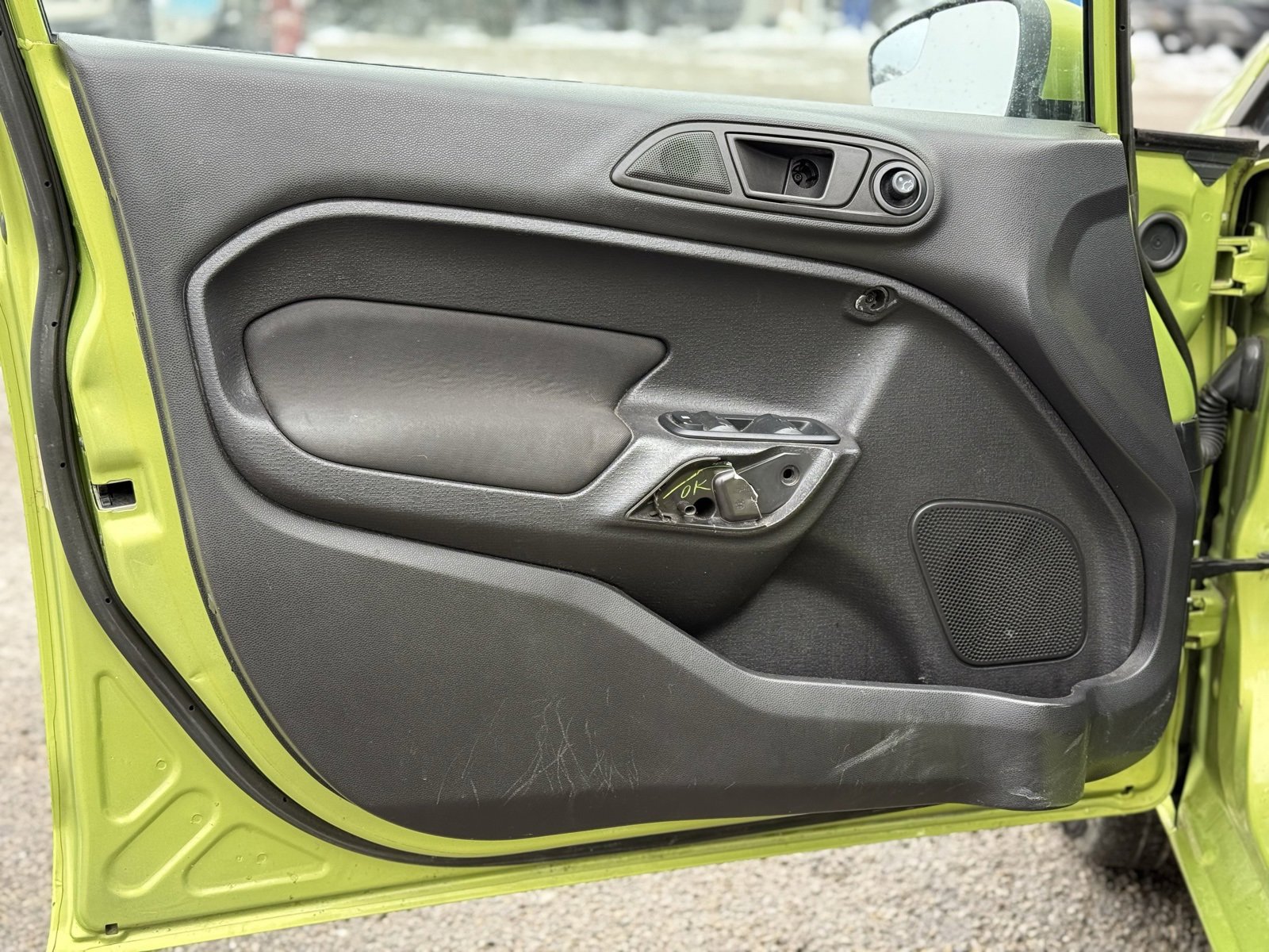 Used 2012 Ford Fiesta SE image 10