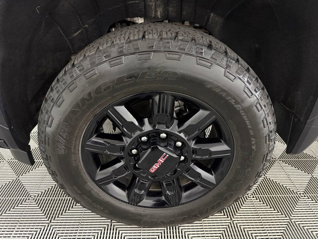 Used 2025 GMC Sierra 2500 AT4 AWD/4WD image 11