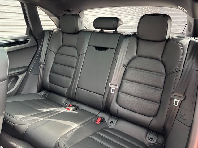 Certified 2026 Porsche Macan S AWD/4WD image 26