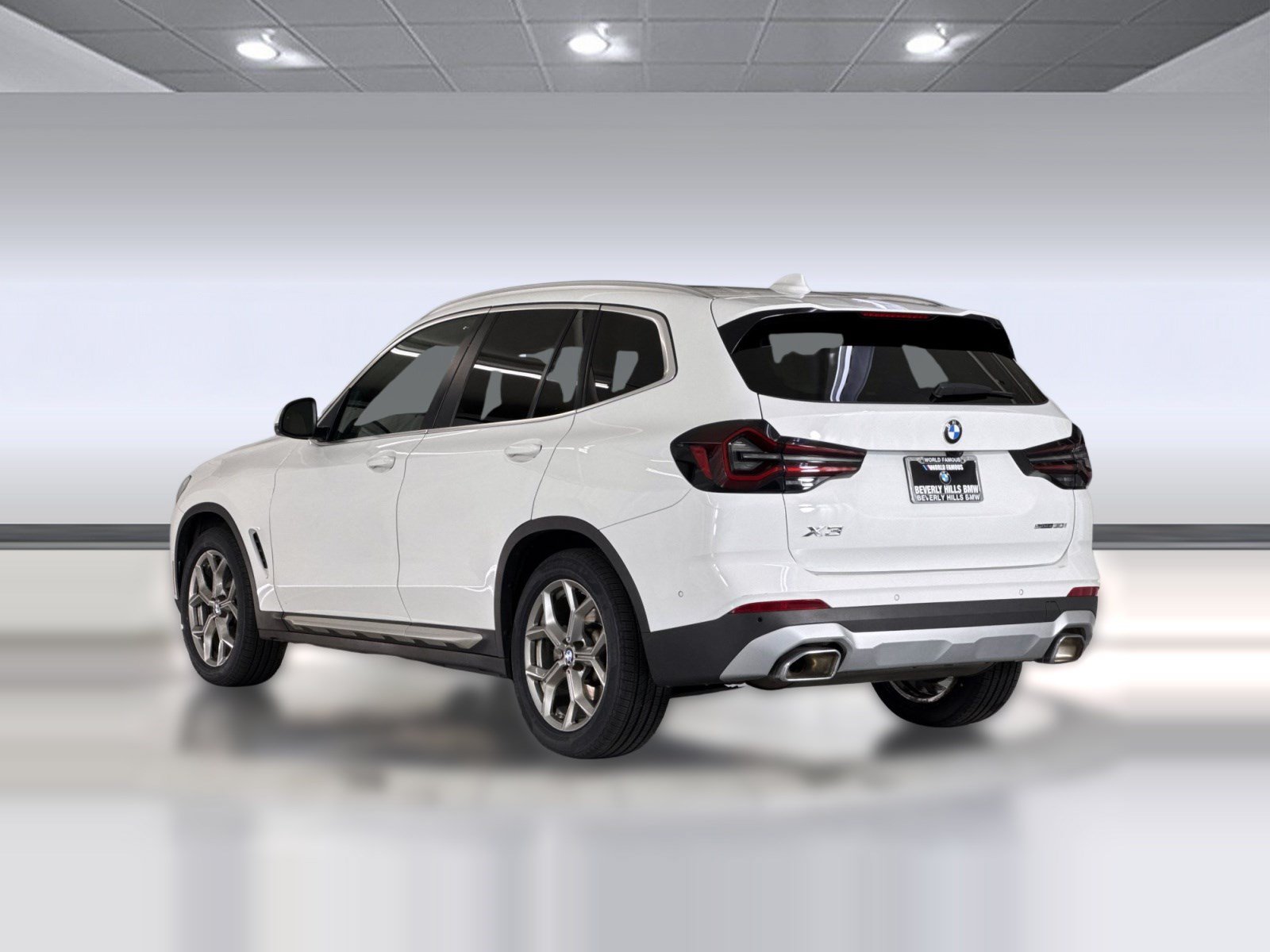 Used 2024 BMW X3 sDrive30i w/ Convenience Package RWD image 3