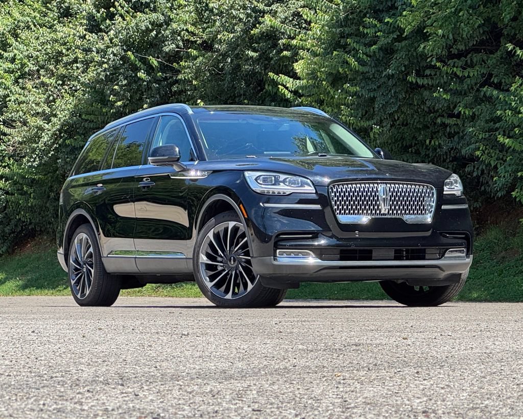 Used 2020 Lincoln Aviator Reserve w/ Equipment Group 202A AWD/4WD image 2