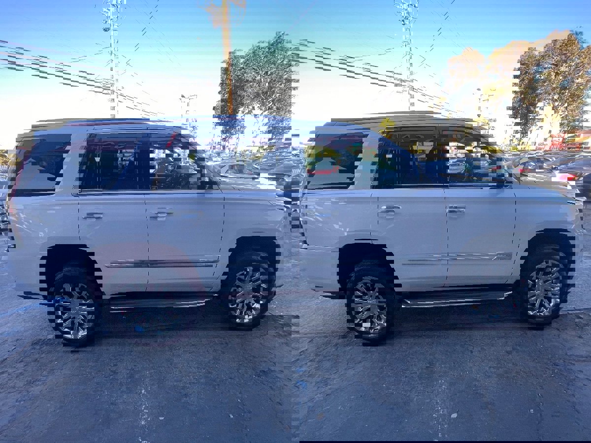 Used 2017 Cadillac Escalade 2WD image 3