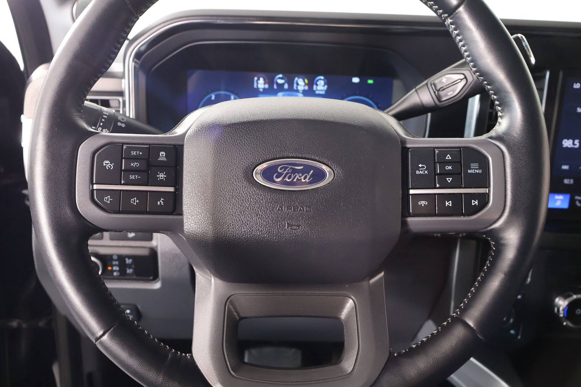 Used 2024 Ford F250 Lariat w/ Lariat Ultimate Package AWD/4WD image 3