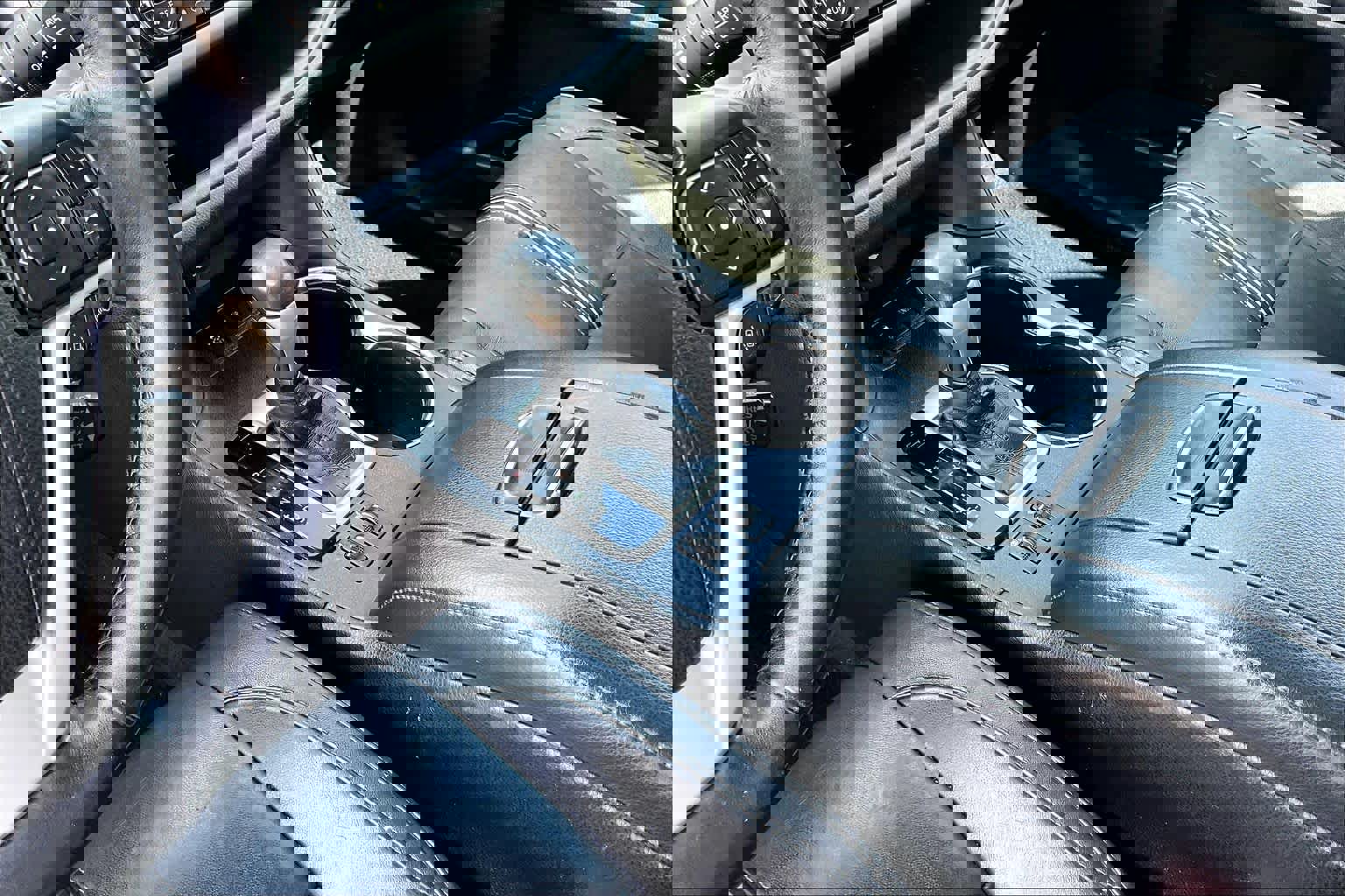 Used 2018 Toyota Highlander SE FWD image 17