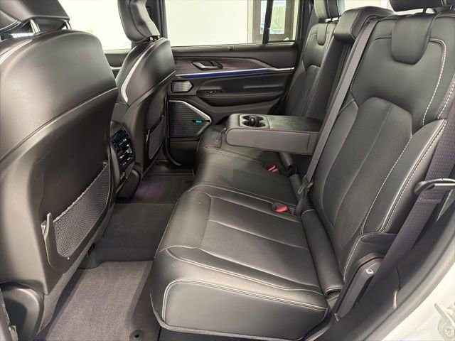 Used 2023 Jeep Grand Cherokee Overland w/ Adv Protech Group III image 27