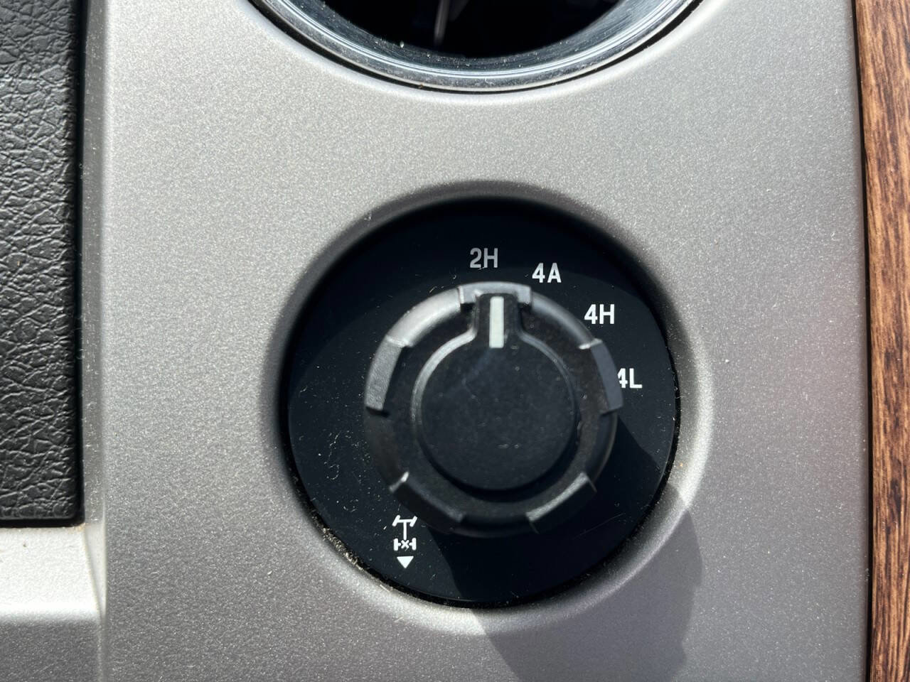 Used 2013 Ford F150 Lariat w/ Luxury Equipment Group image 17