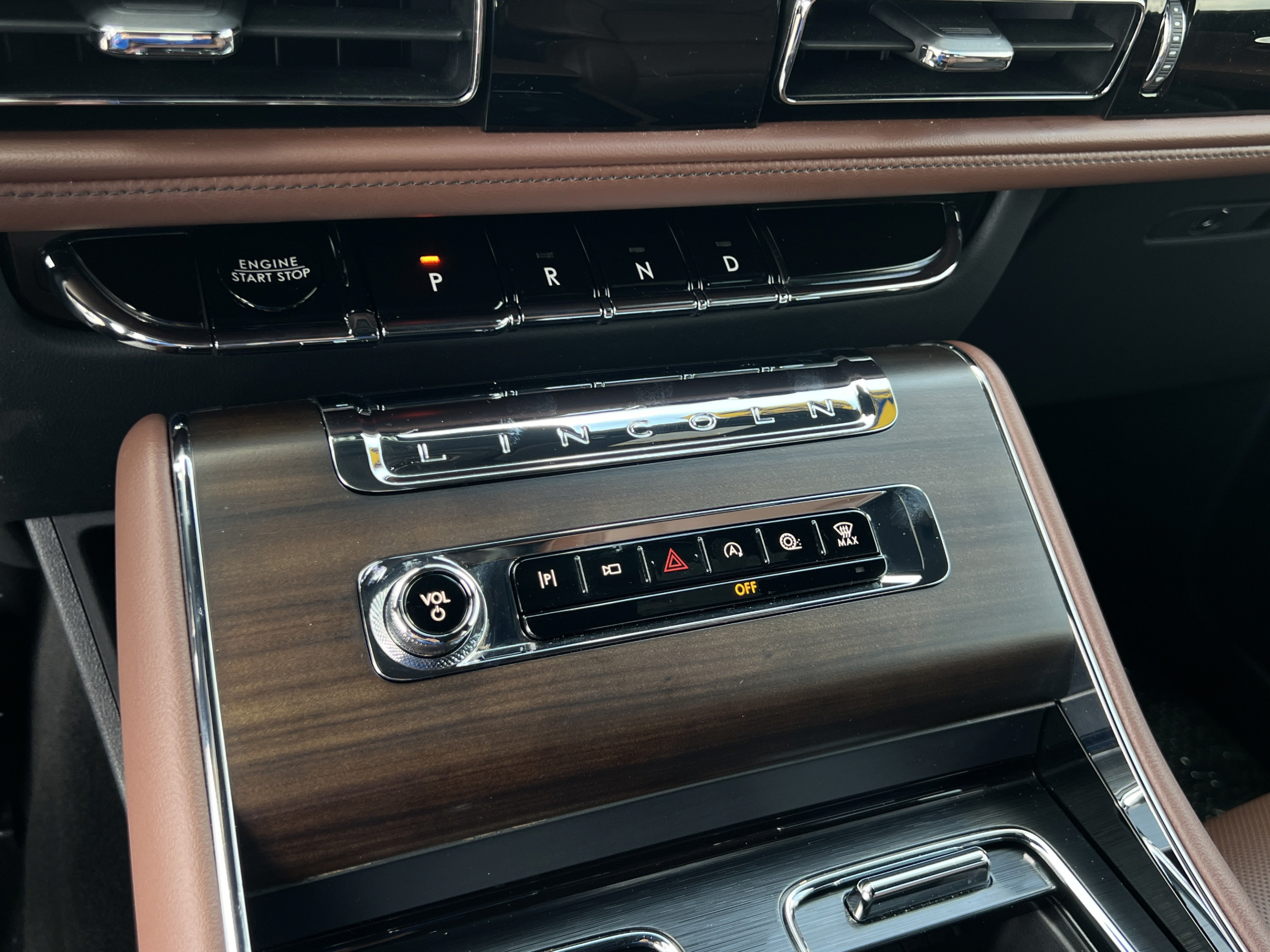 New 2025 Lincoln Aviator Reserve w/ Luxury Package RWD image 18