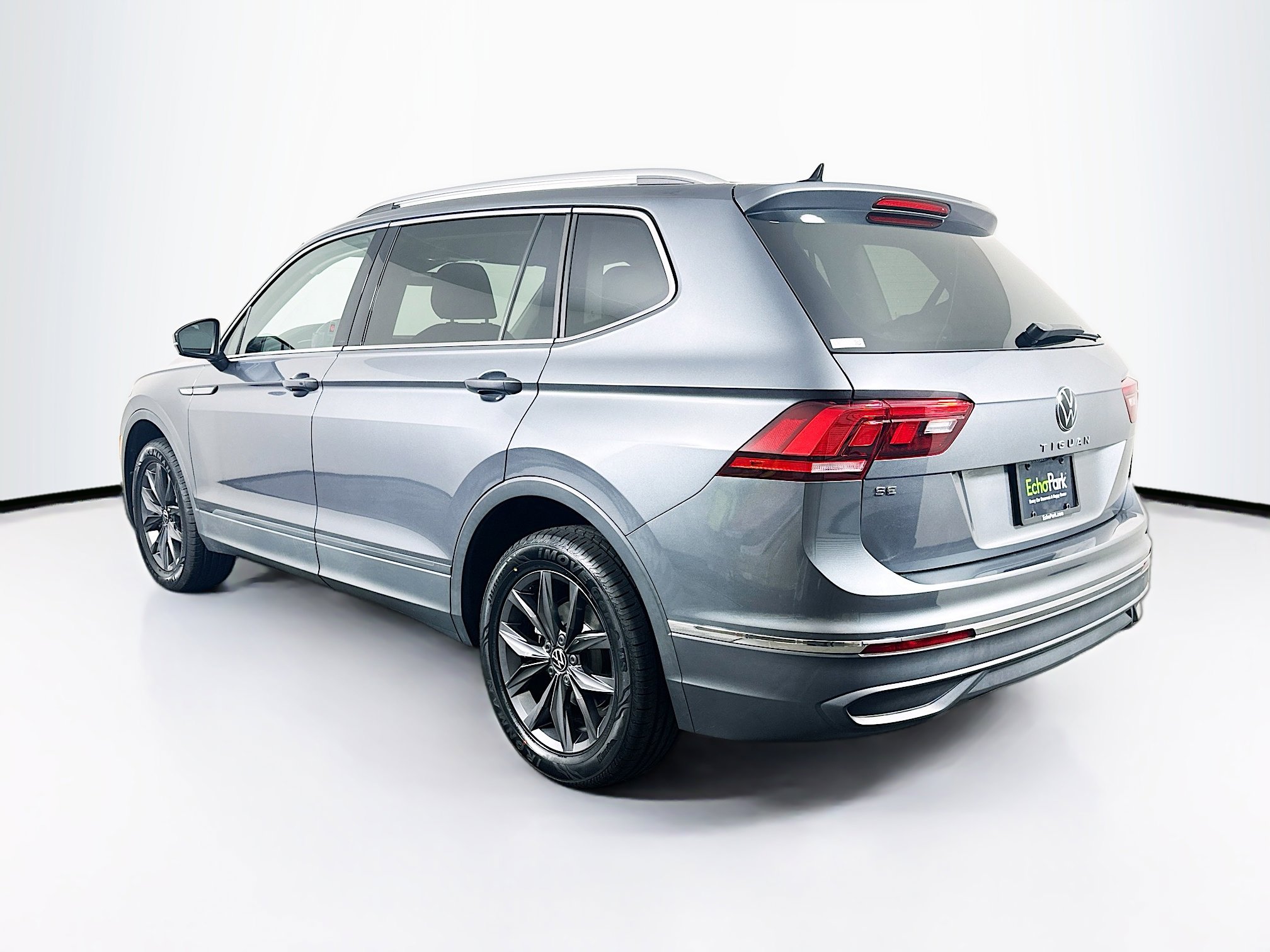 Used 2023 Volkswagen Tiguan SE image 5
