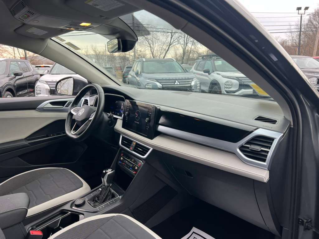 Used 2025 Volkswagen Taos SE AWD/4WD image 22