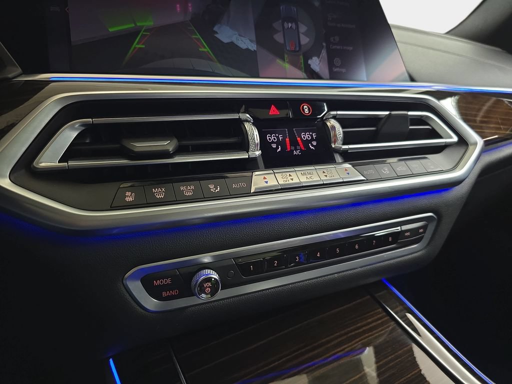 Used 2020 BMW X5 M50i AWD/4WD image 23