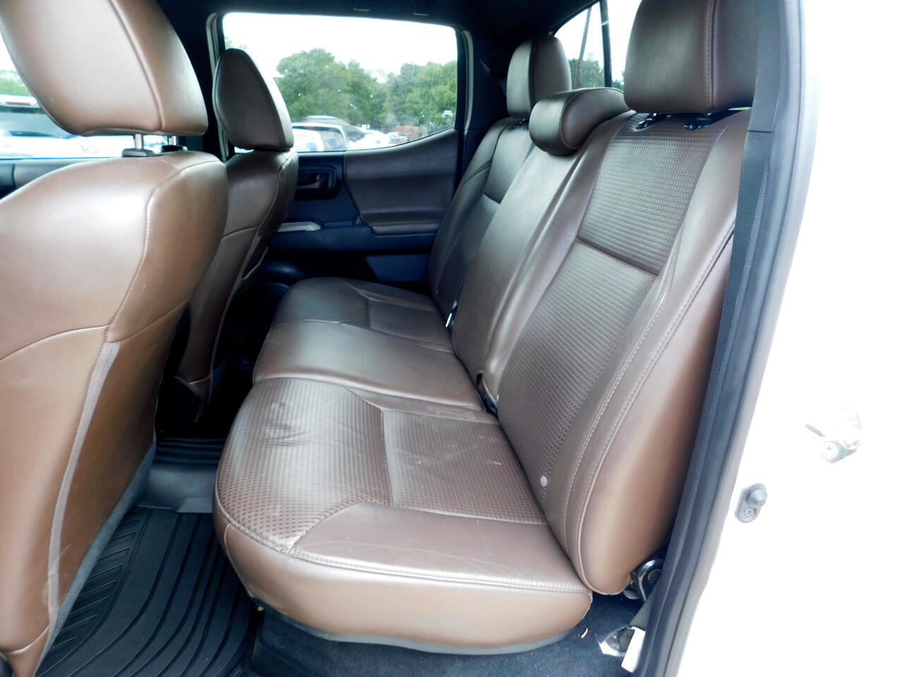 Used 2020 Toyota Tacoma Limited image 20