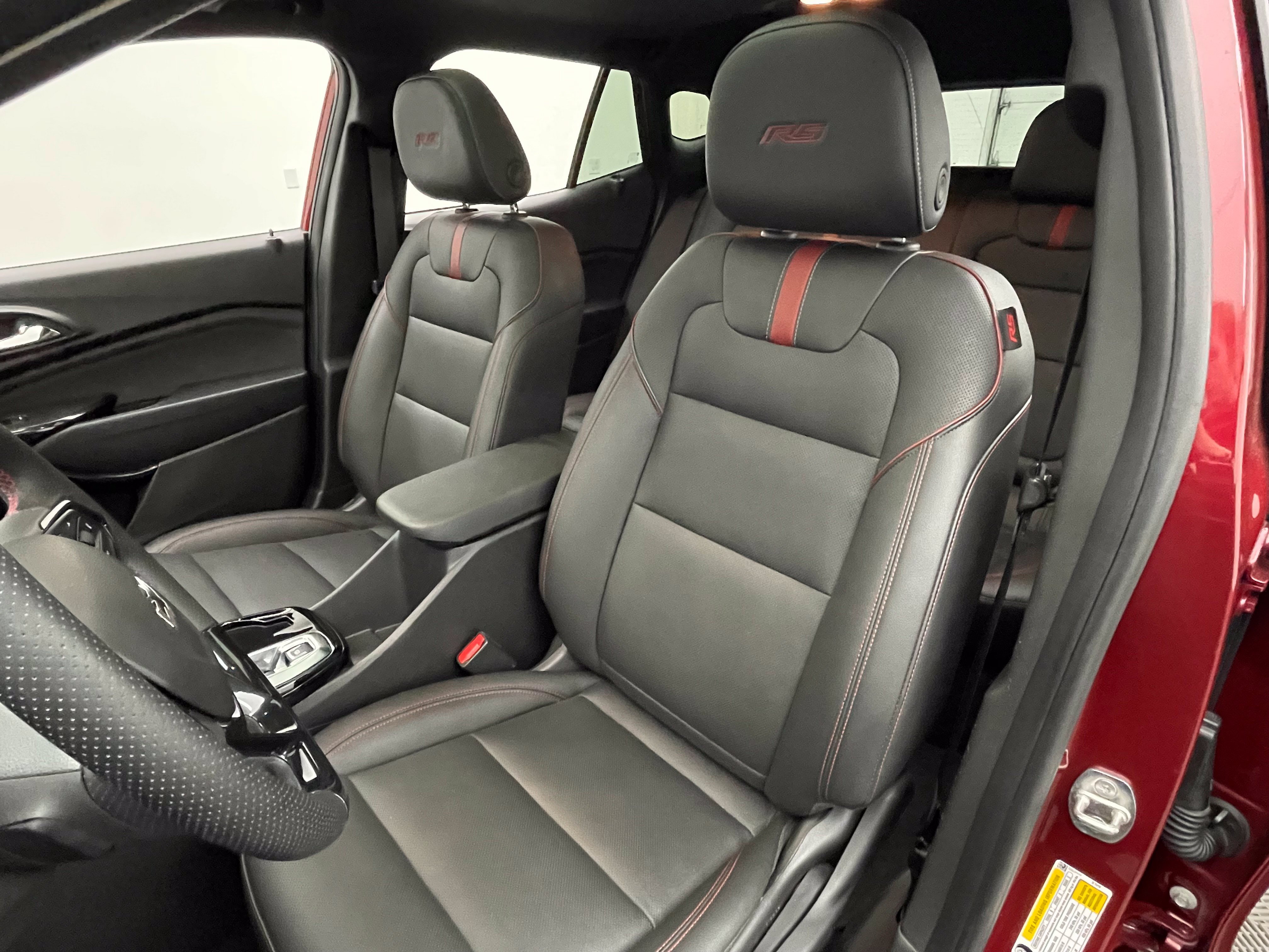 Used 2024 Chevrolet Trax RS w/ Sunroof Package FWD image 18