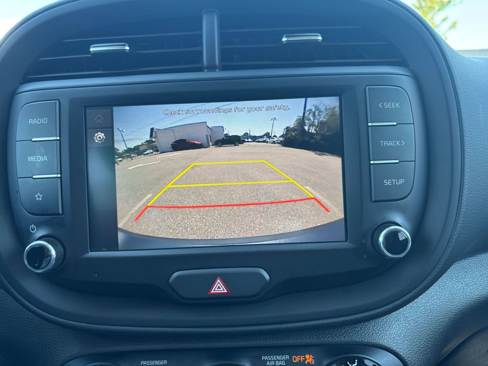 Used 2025 Kia Soul LX w/ LX Technology Package FWD image 23