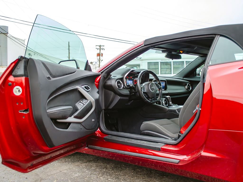 Used 2022 Chevrolet Camaro LT w/ Technology Package image 7