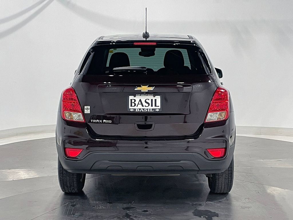 Used 2021 Chevrolet Trax LS w/ Tint and Cruise Package AWD/4WD image 12