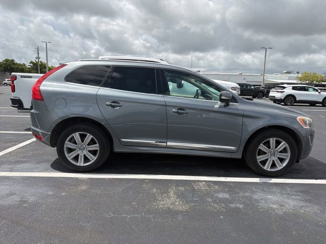Used 2016 Volvo XC60 T6 w/ Proximity Package AWD/4WD image 14