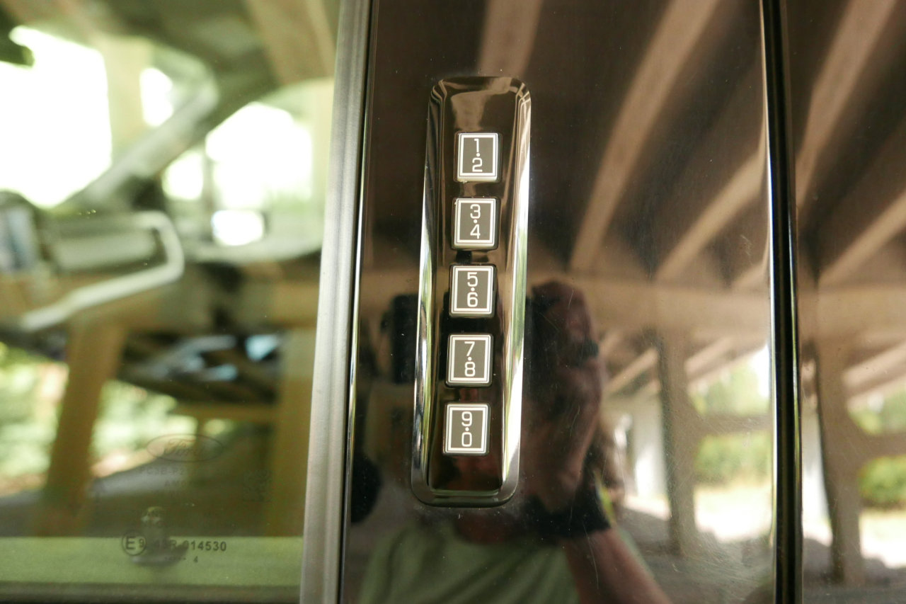 Used 2024 Ford F350 XLT image 23