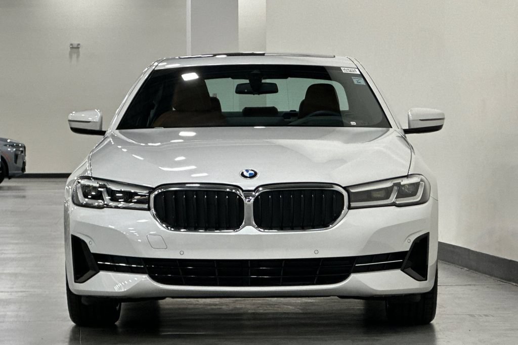 Used 2023 BMW 530i w/ Premium Package RWD image 9
