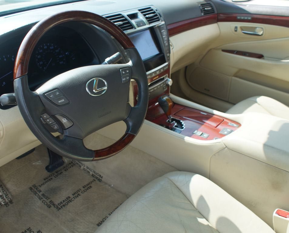 Used 2012 Lexus LS 460 w/ Comfort Pkg RWD image 12