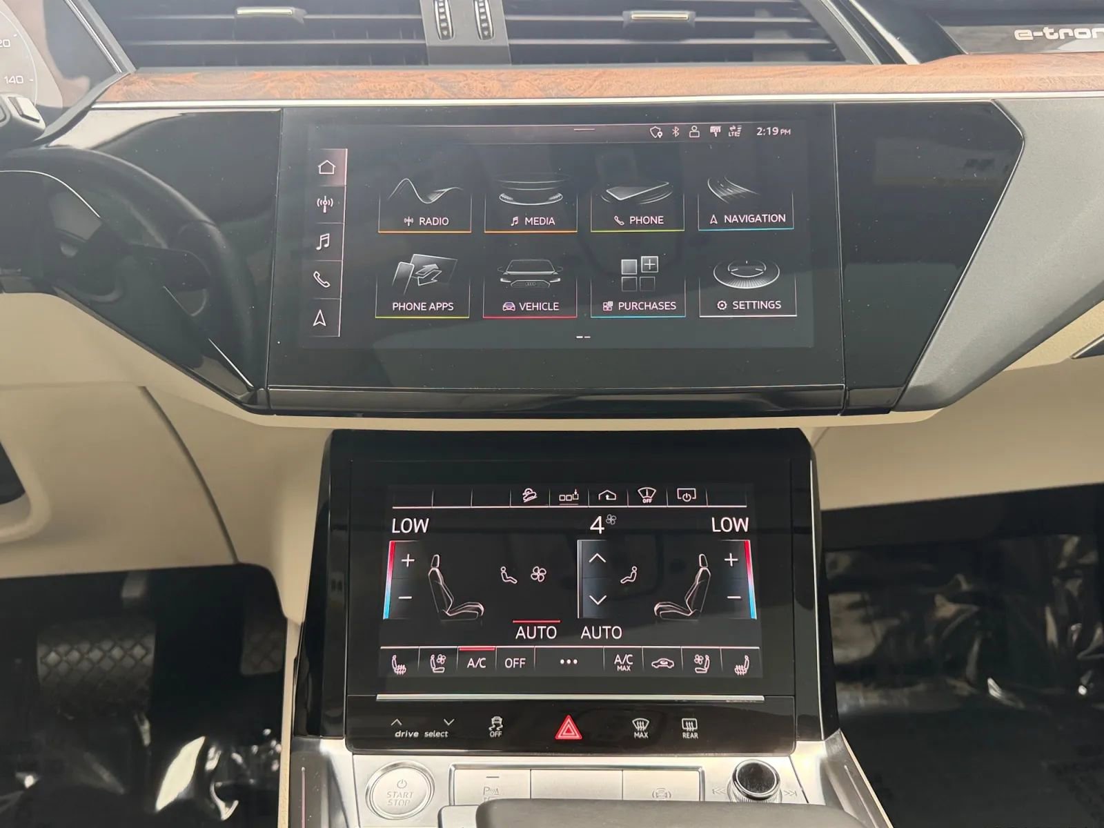 Used 2019 Audi e-tron Prestige AWD/4WD image 21