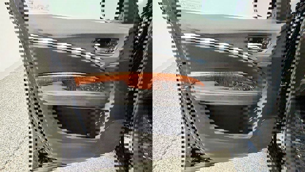 Used 2020 Acura MDX SH-AWD image 11