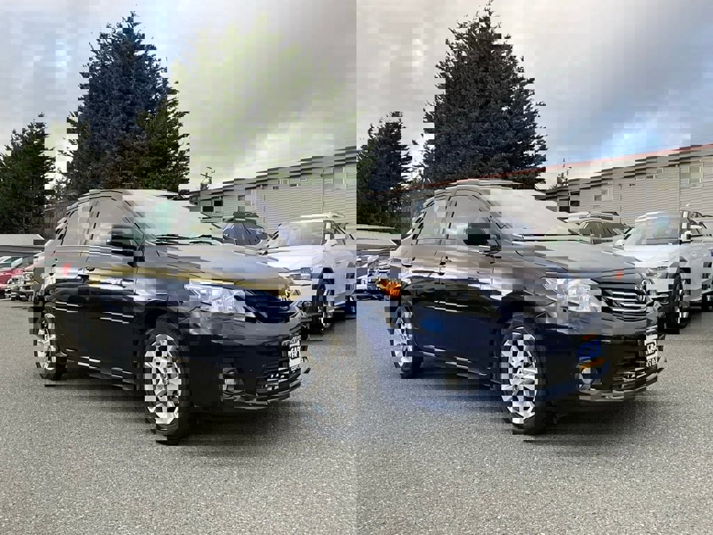 Used 2013 Toyota Corolla LE image 2