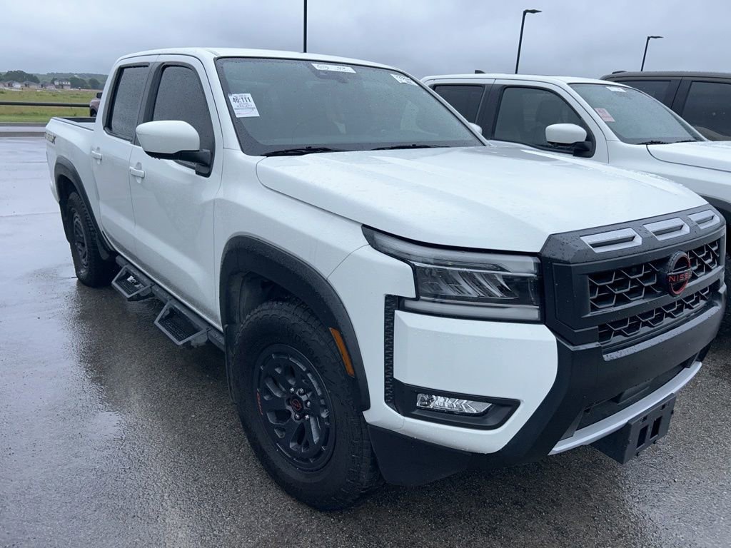 Used 2025 Nissan Frontier Pro-X RWD image 3