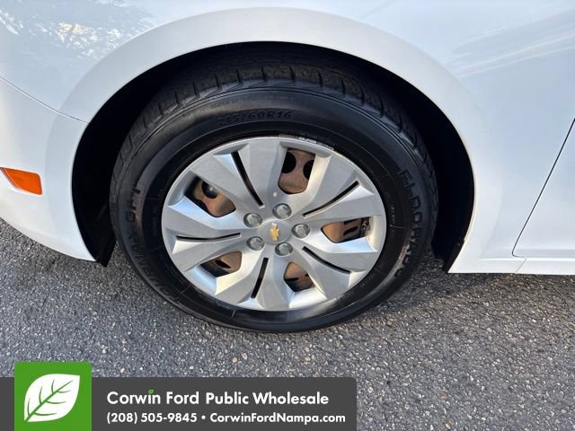 Used 2016 Chevrolet Cruze LS FWD image 9