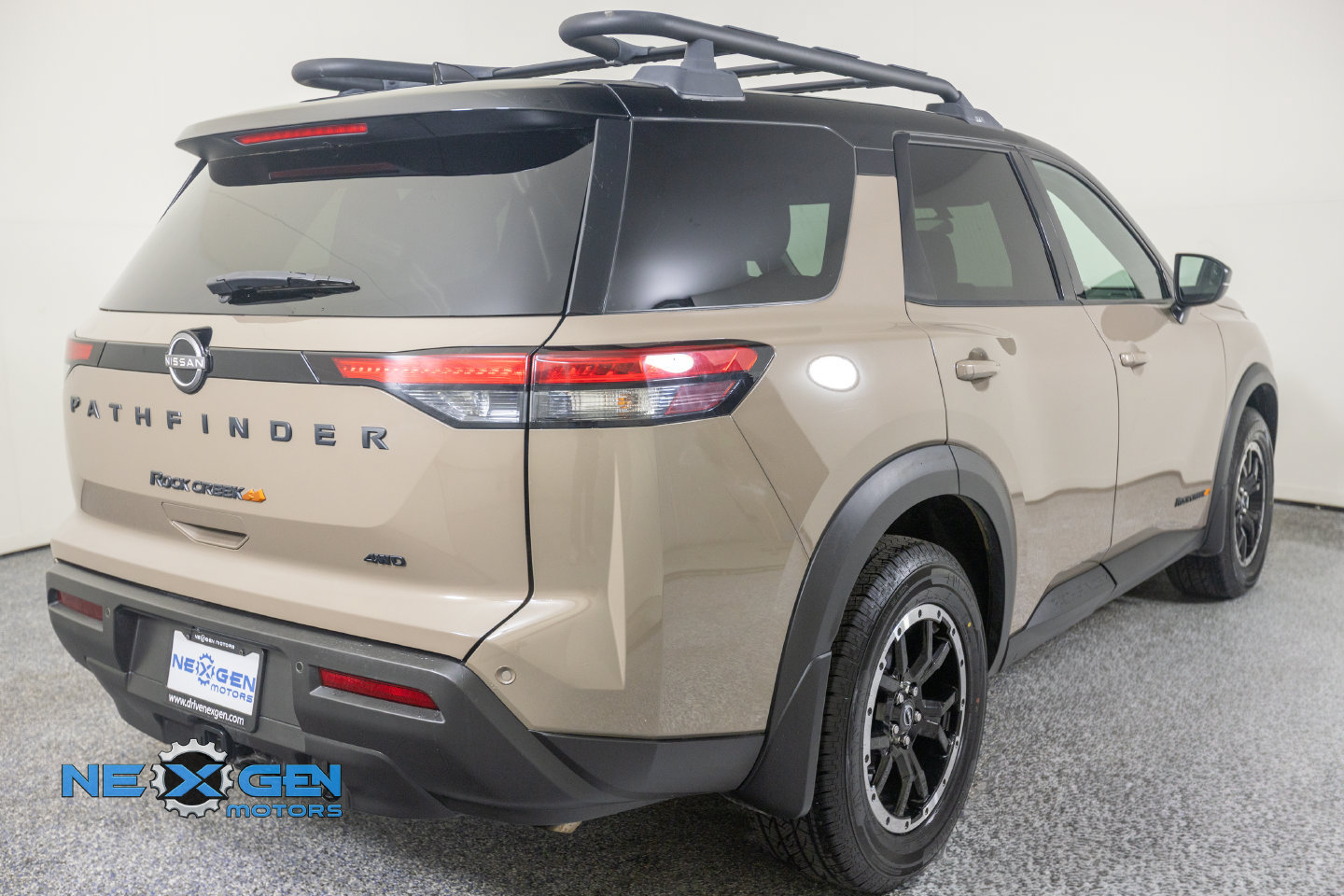 Used 2023 Nissan Pathfinder Rock Creek AWD/4WD image 37
