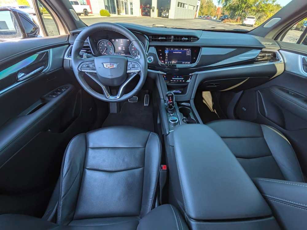 Used 2024 Cadillac XT6 Sport w/ Technology Package AWD/4WD image 11