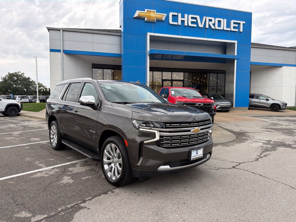 Used 2021 Chevrolet Tahoe Premier w/ Premium Package AWD/4WD image 1