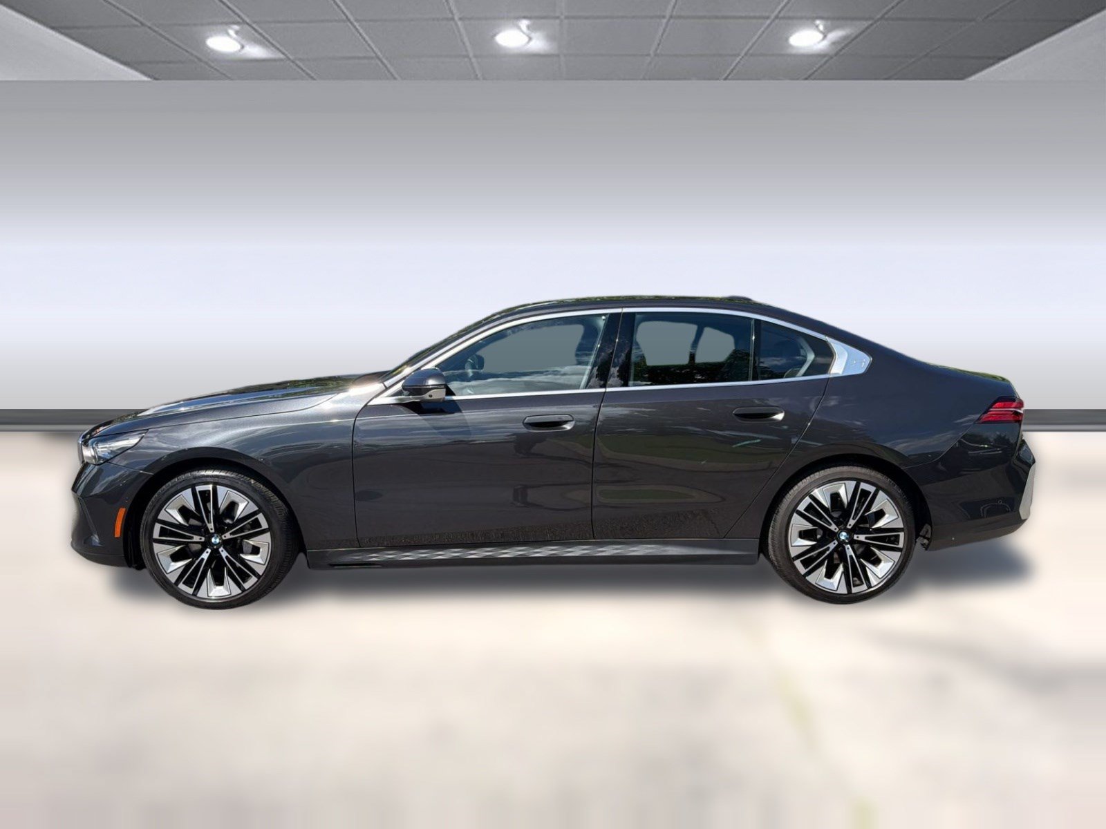 Used 2024 BMW 530i w/ Premium Package RWD image 2