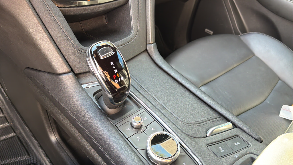Certified 2024 Cadillac XT6 Premium Luxury FWD image 19
