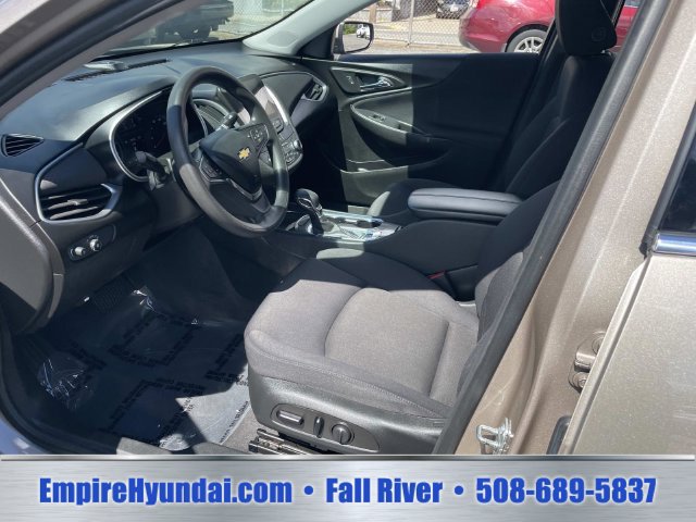 Used 2023 Chevrolet Malibu LT FWD image 18