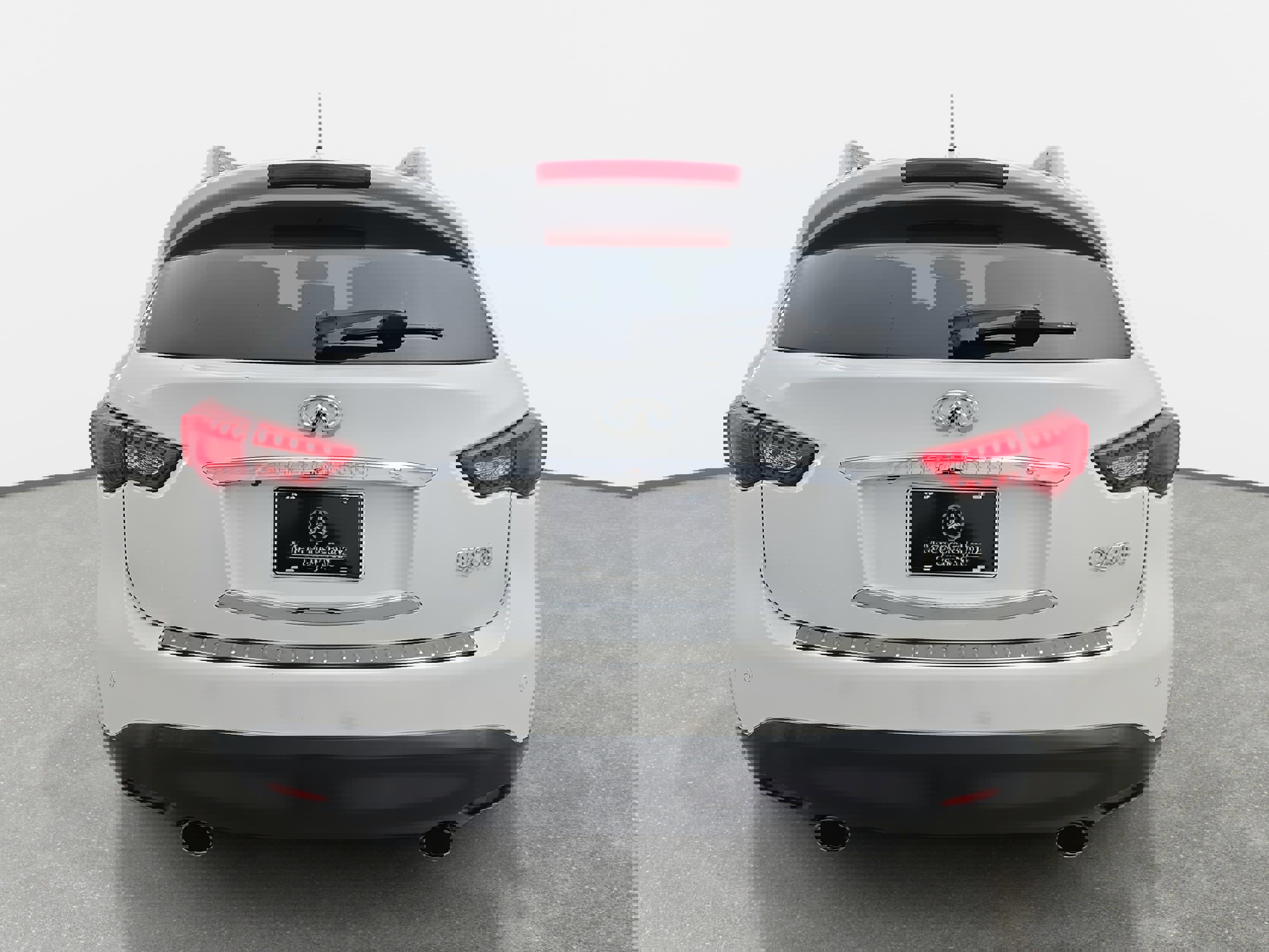 Used 2014 INFINITI QX70 AWD w/ Premium Package image 6