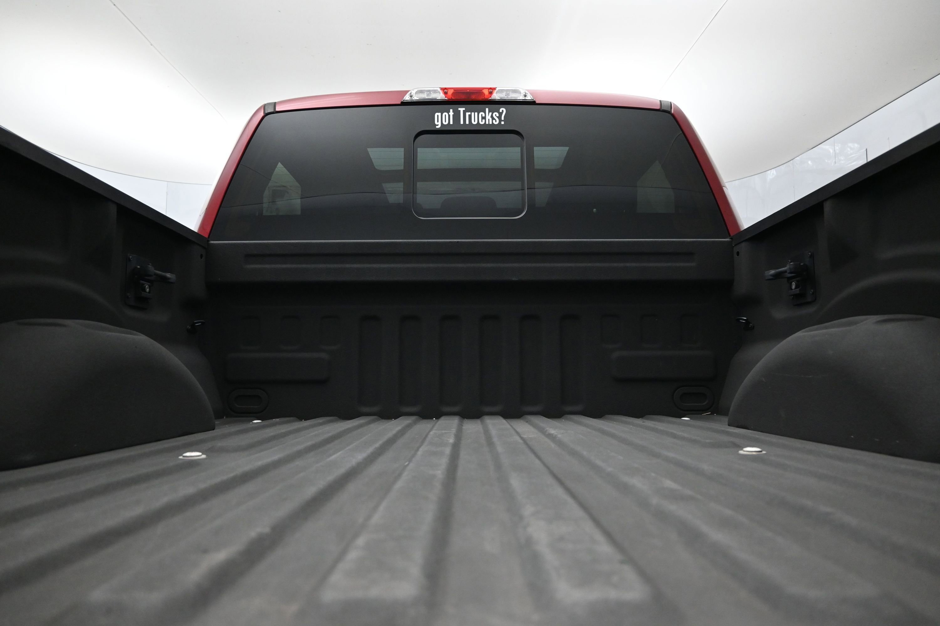 Used 2017 Ford F150 XLT w/ Equipment Group 302A Luxury AWD/4WD image 7